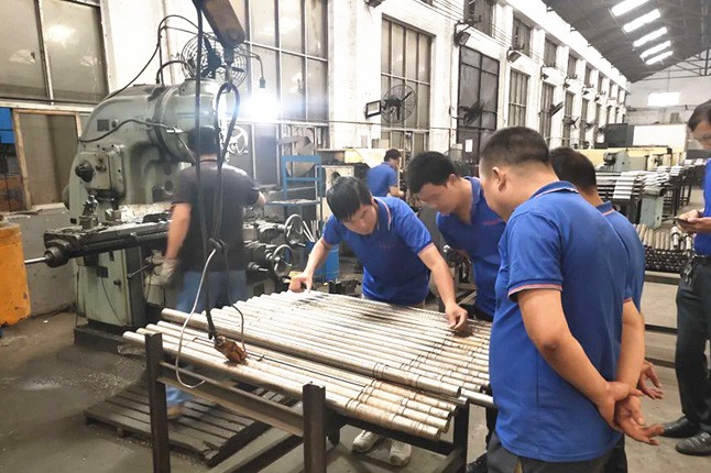 鄭州市神龍泵業(yè)有限公司每周對(duì)各個(gè)工序進(jìn)行質(zhì)量監(jiān)督檢驗(yàn)的現(xiàn)場。